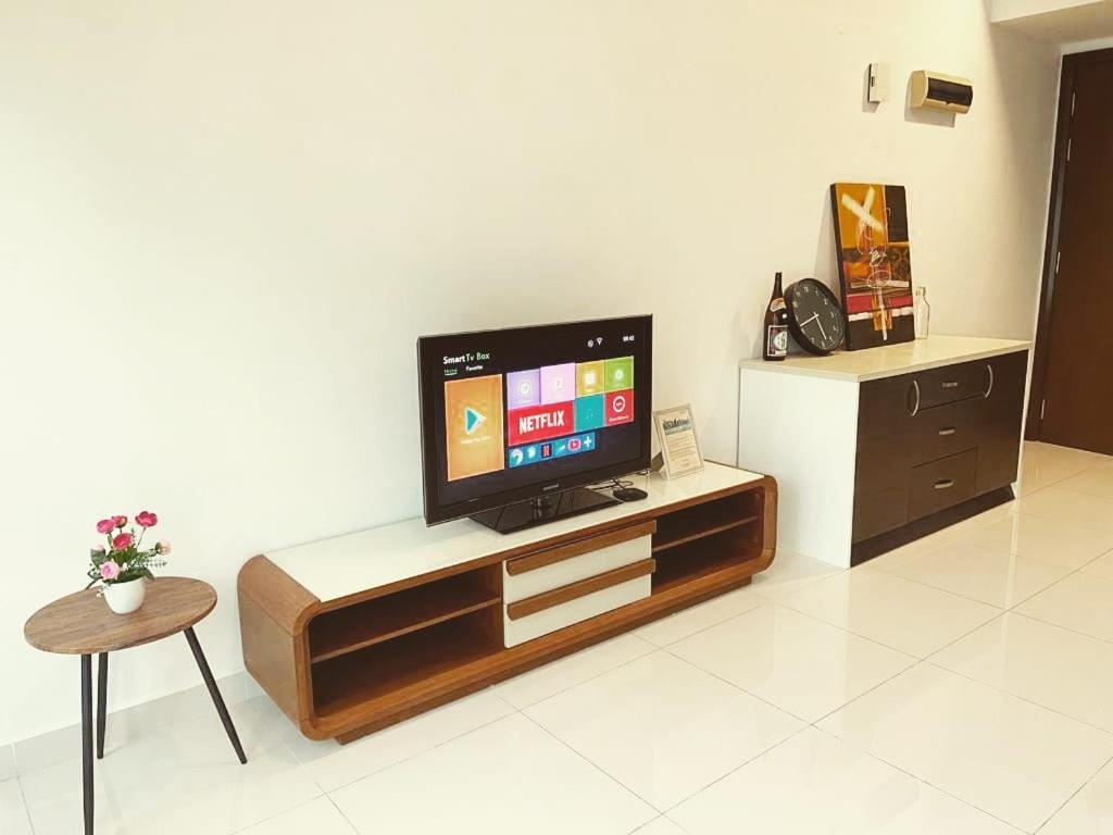 קואלה לומפור Regalia Suites Klcc View Rooftop Infinity Pool By Angkasa Homes מראה חיצוני תמונה
