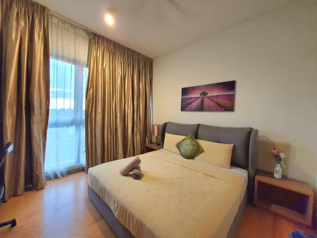 קואלה לומפור Regalia Suites Klcc View Rooftop Infinity Pool By Angkasa Homes מראה חיצוני תמונה