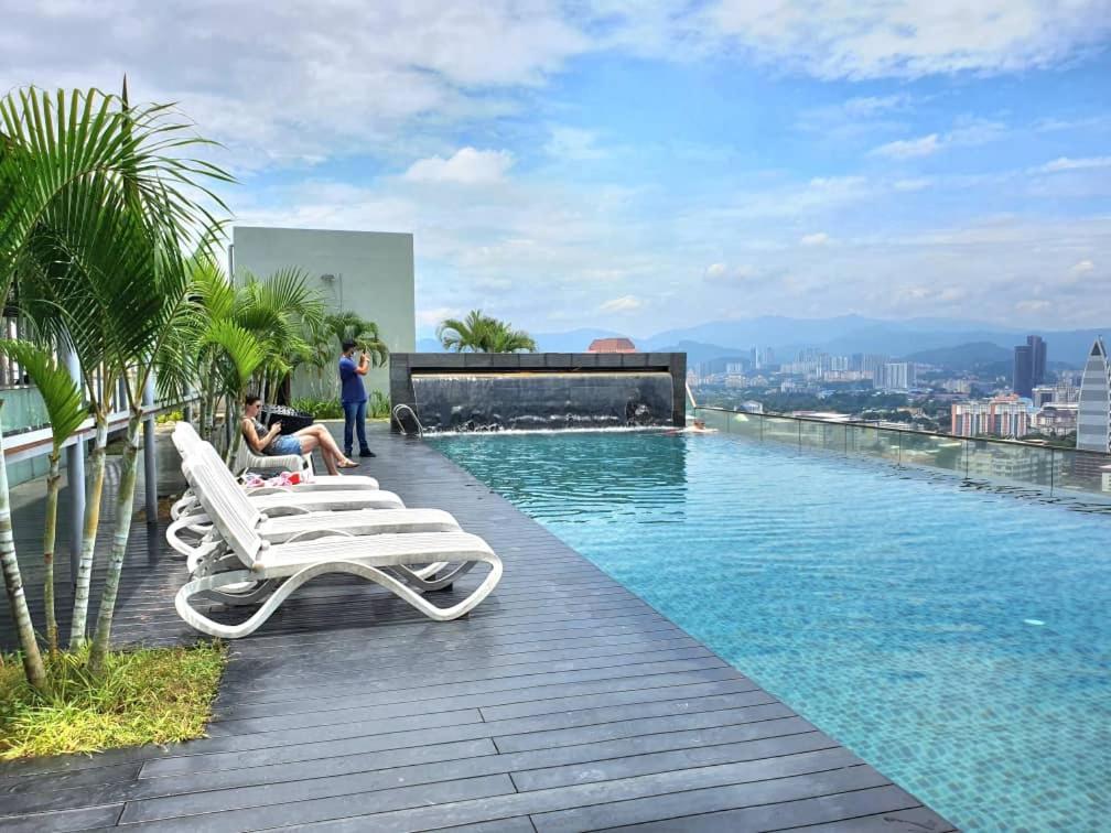 קואלה לומפור Regalia Suites Klcc View Rooftop Infinity Pool By Angkasa Homes מראה חיצוני תמונה