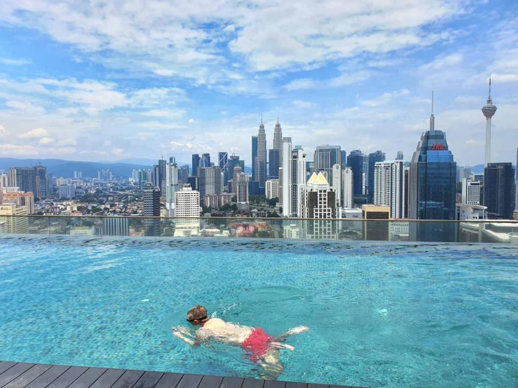 קואלה לומפור Regalia Suites Klcc View Rooftop Infinity Pool By Angkasa Homes מראה חיצוני תמונה